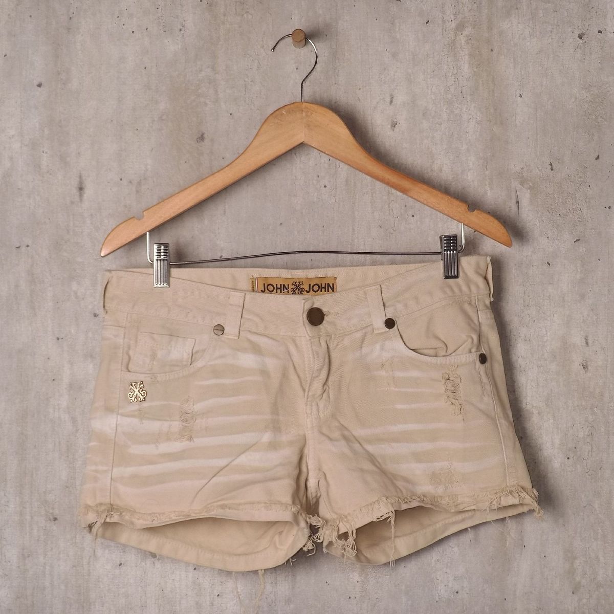 short jeans bege feminino