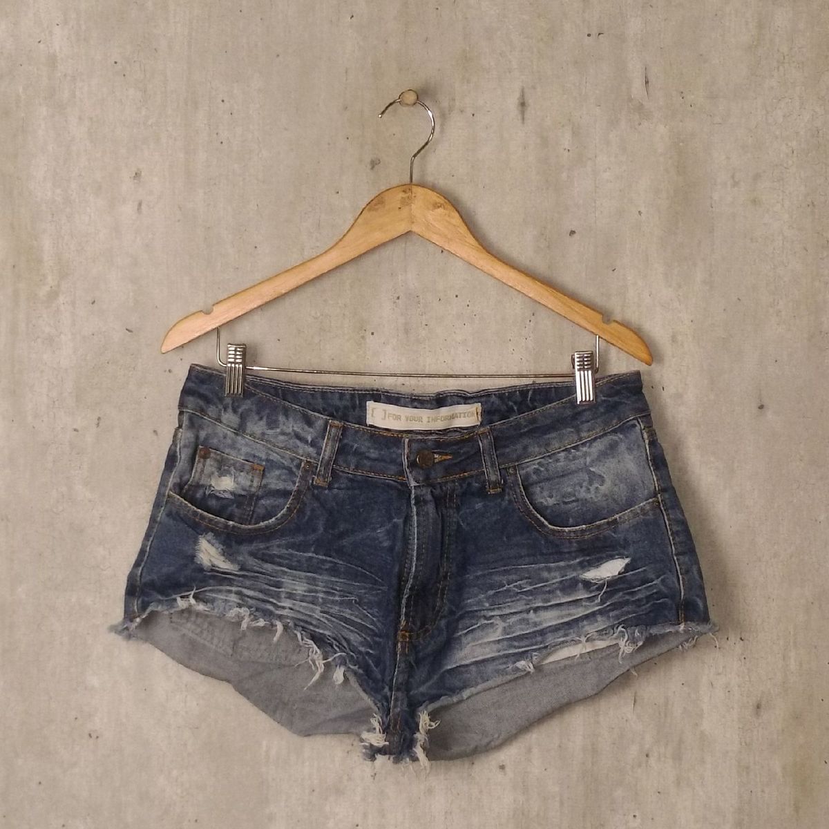 short jeans enrugado