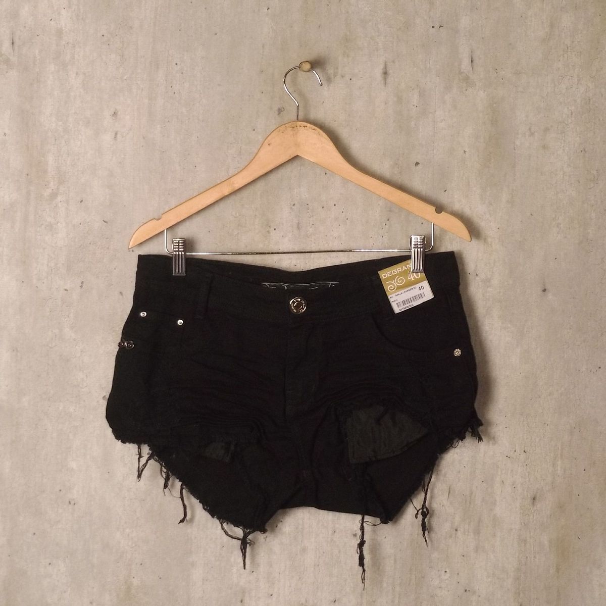 short jeans enrugado