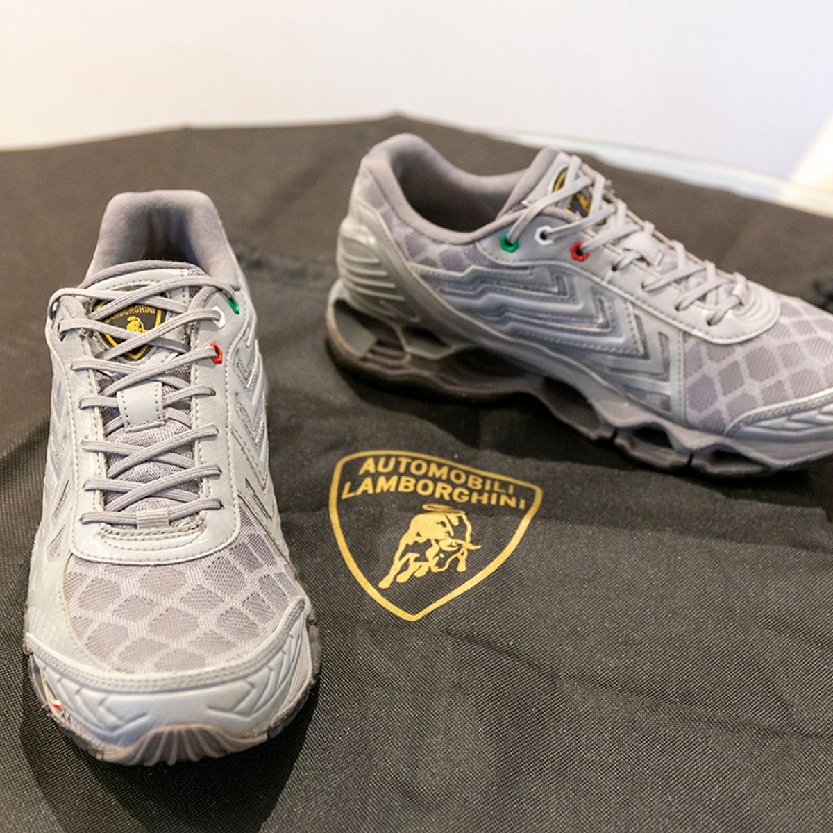 Mizuno wave tenjin 2 lamborghini on sale