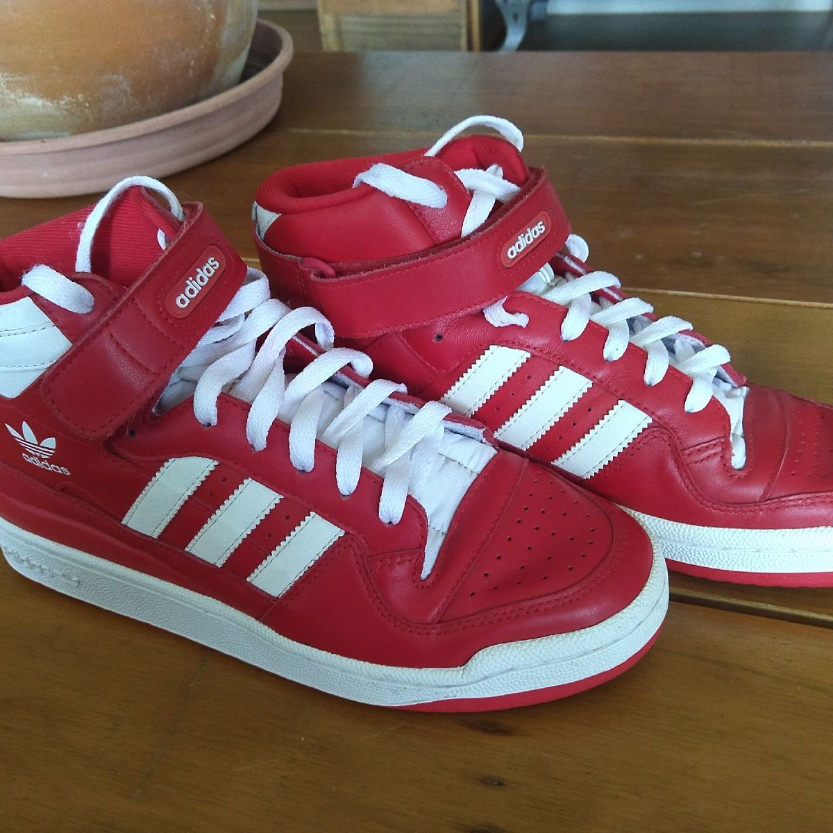 adidas vermelho cano alto