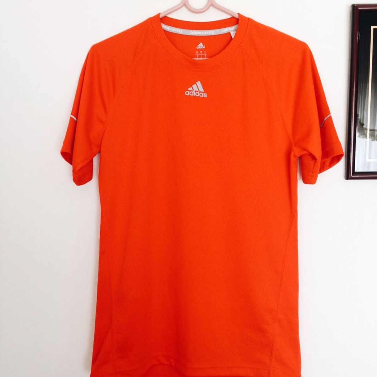 blusa adidas laranja