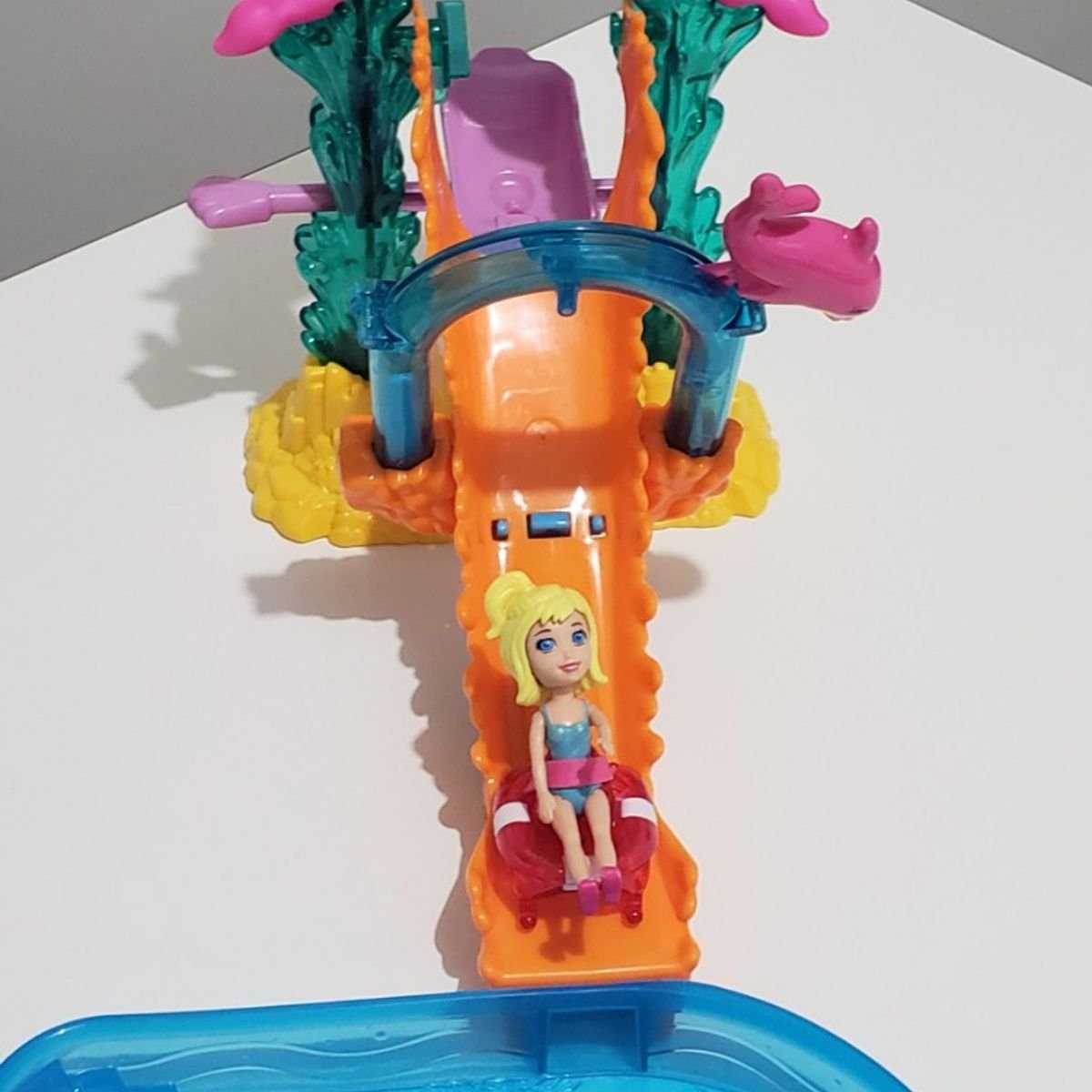 Polly Pocket Boneca Esqui Aquático Com Golfinho Mattel - Loja Zuza  Brinquedos