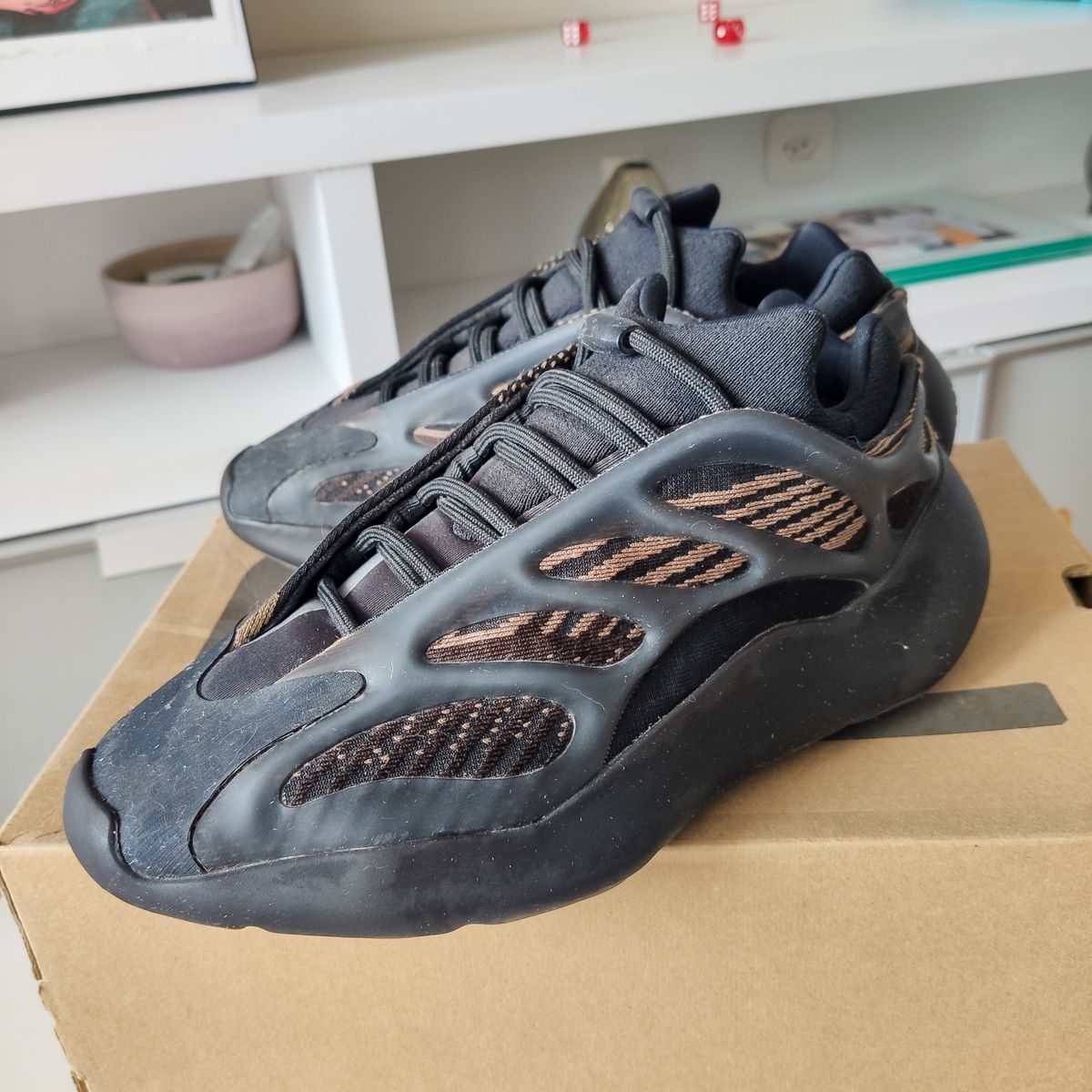 Adidas yeezy 700 femme on sale brun