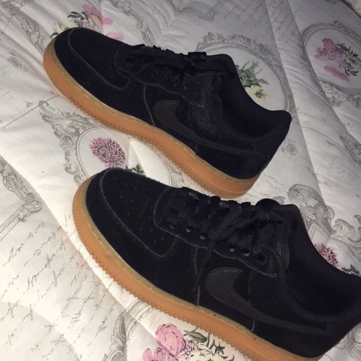 nike air force preto sola bege