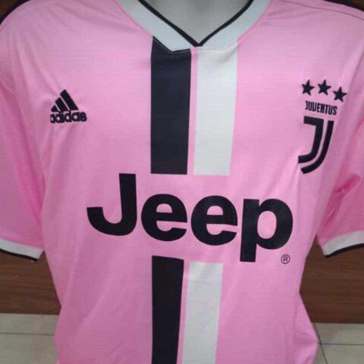 camiseta juventus rosa jeep