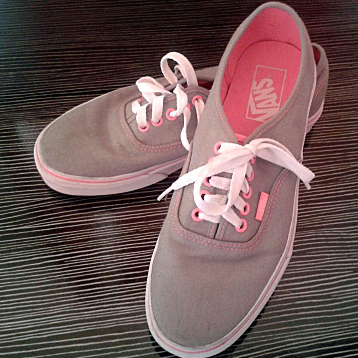 tenis vans feminino cinza e rosa