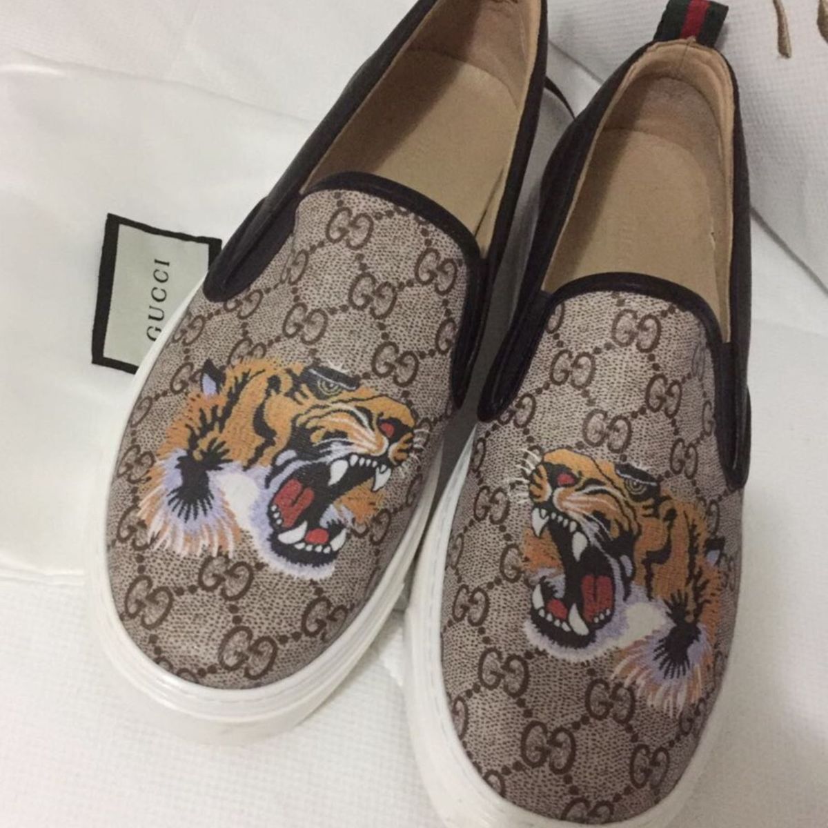 sapatenis gucci tigre