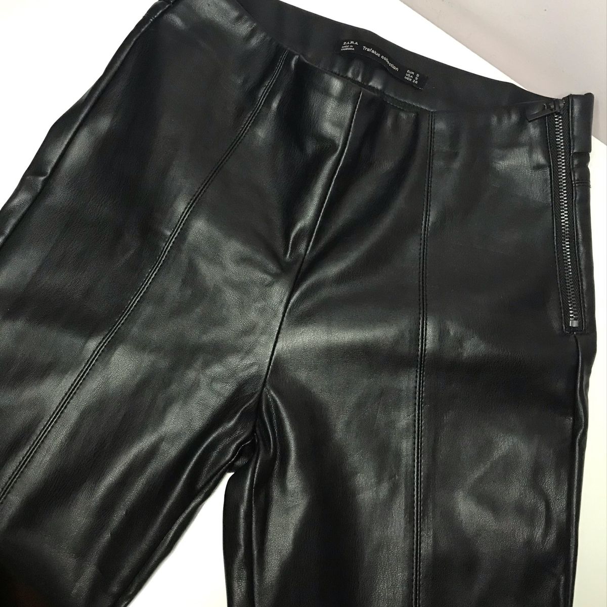 Calça Feminina Zara em Couro