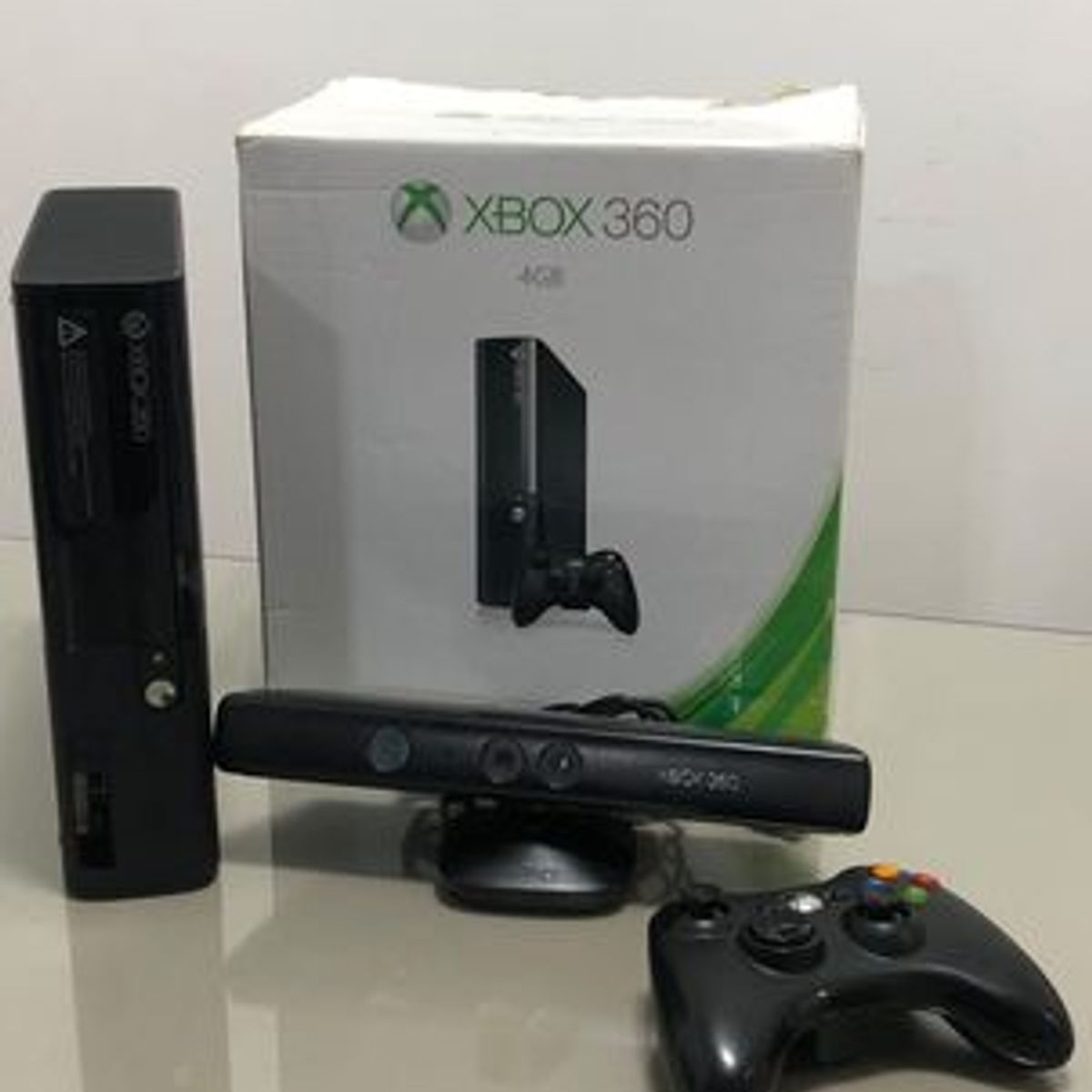 Console Xbox 360 Slim 4GB Branco 1 Controle e Kinect Usado - Meu