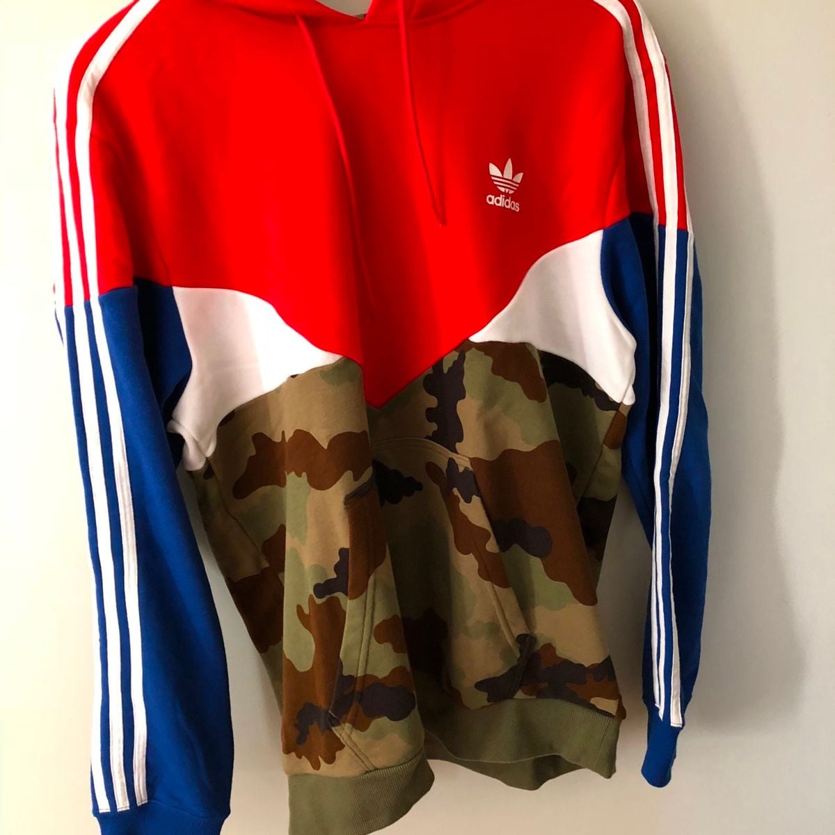 casaco colorido adidas