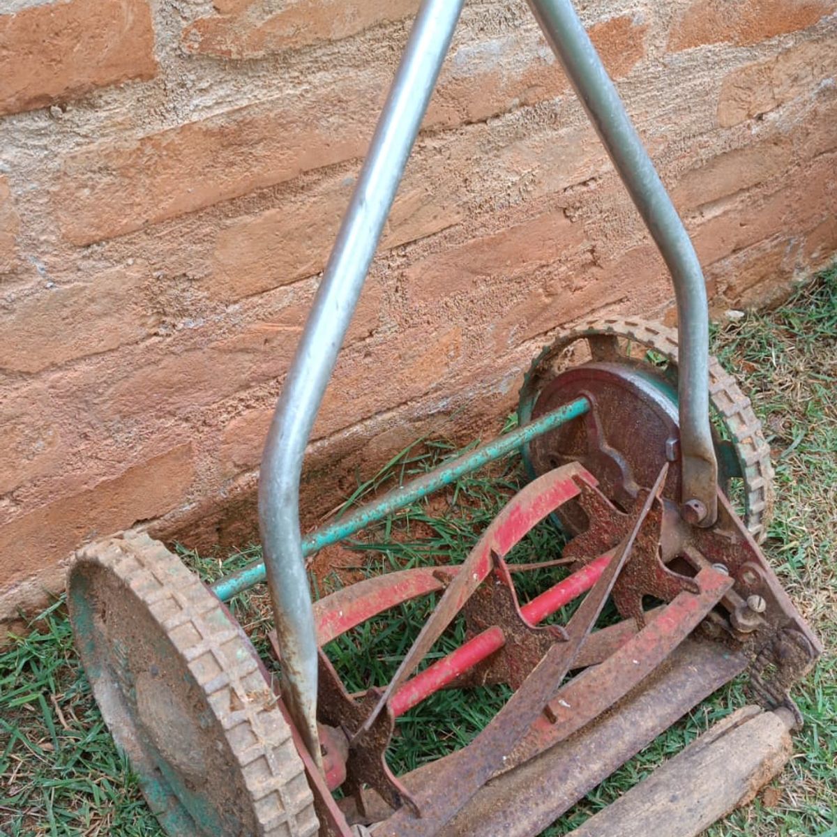 Antiga) Roçadeira Manual Vintage | Usado 98390724 | enjoei