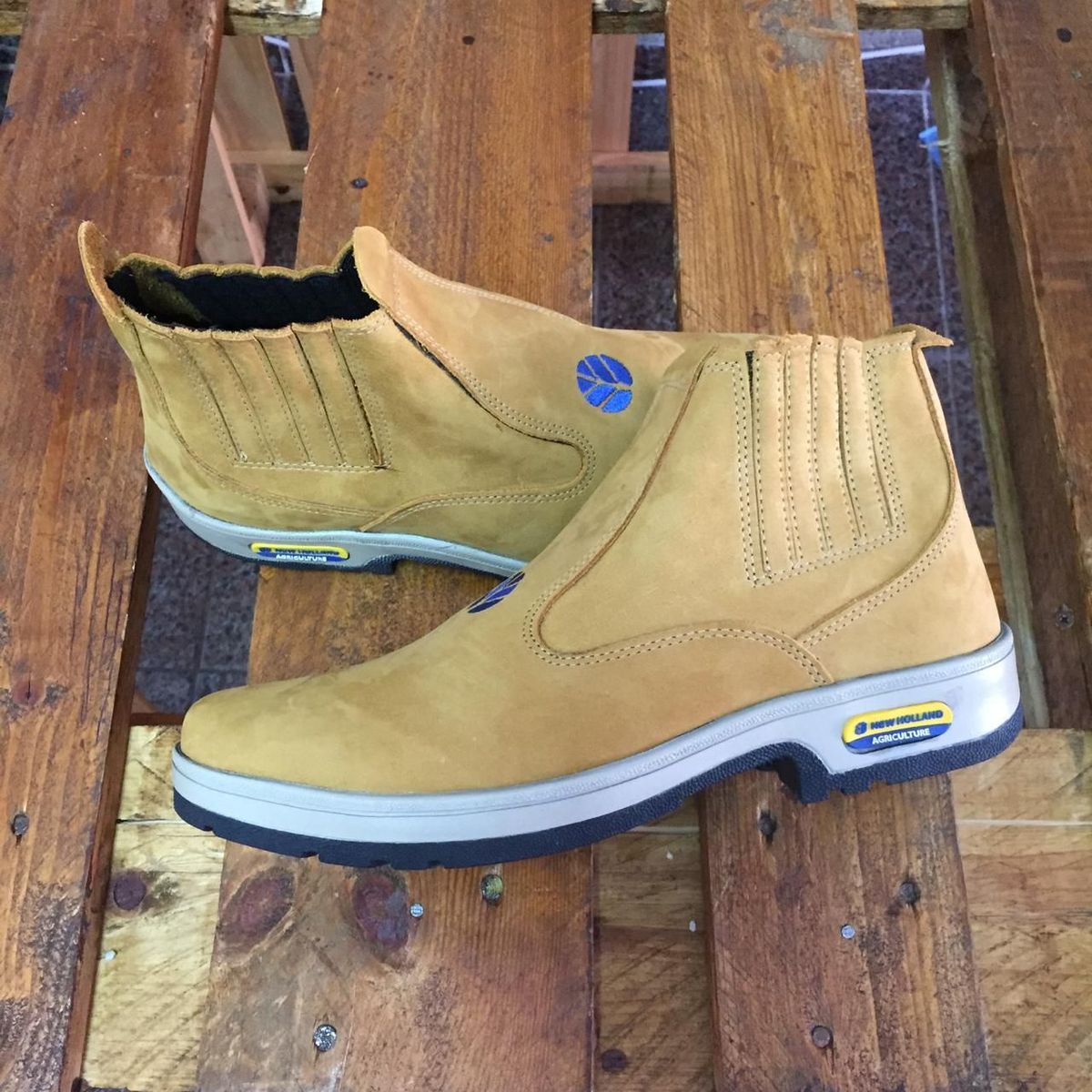 bota new holland masculina