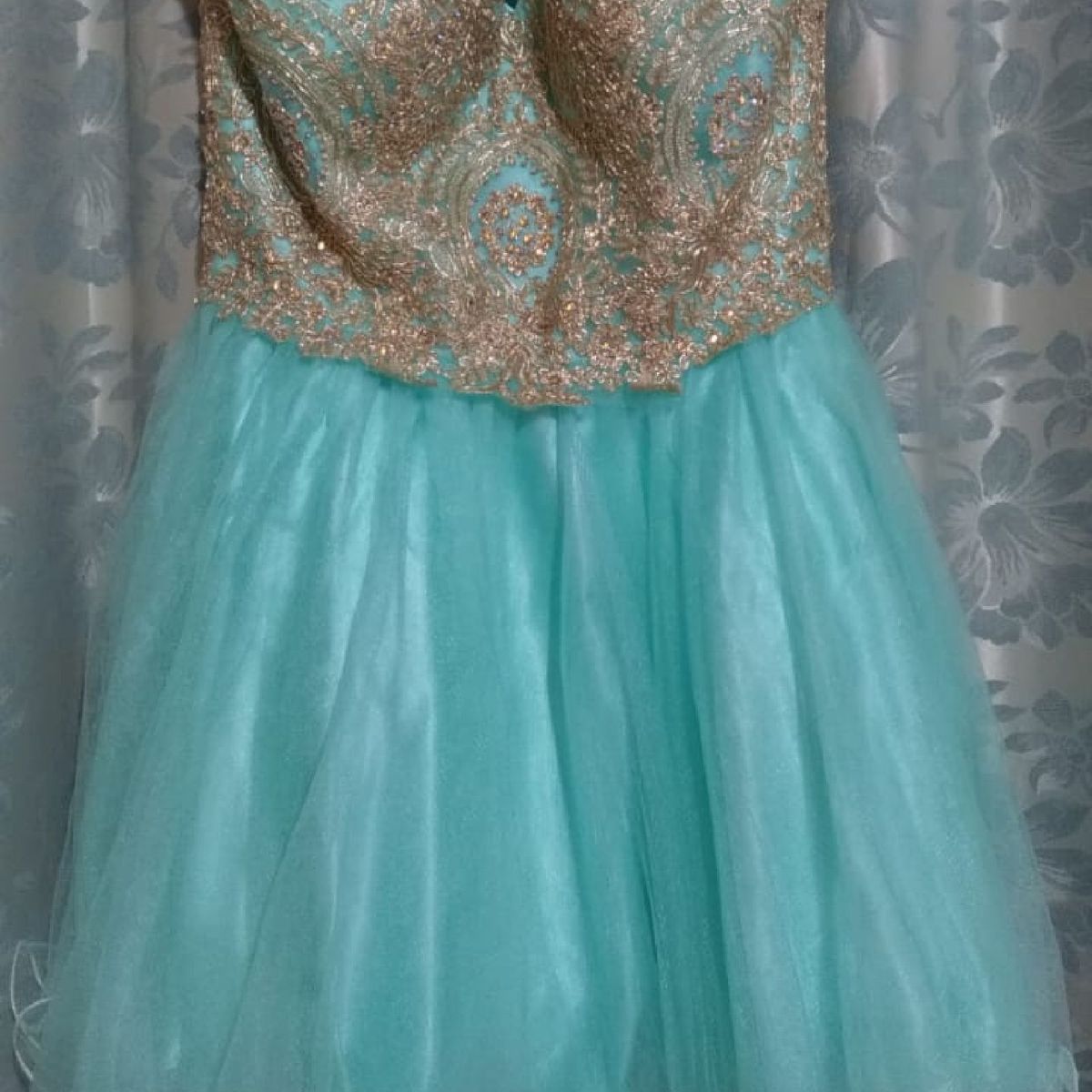 vestido de debutante verde agua
