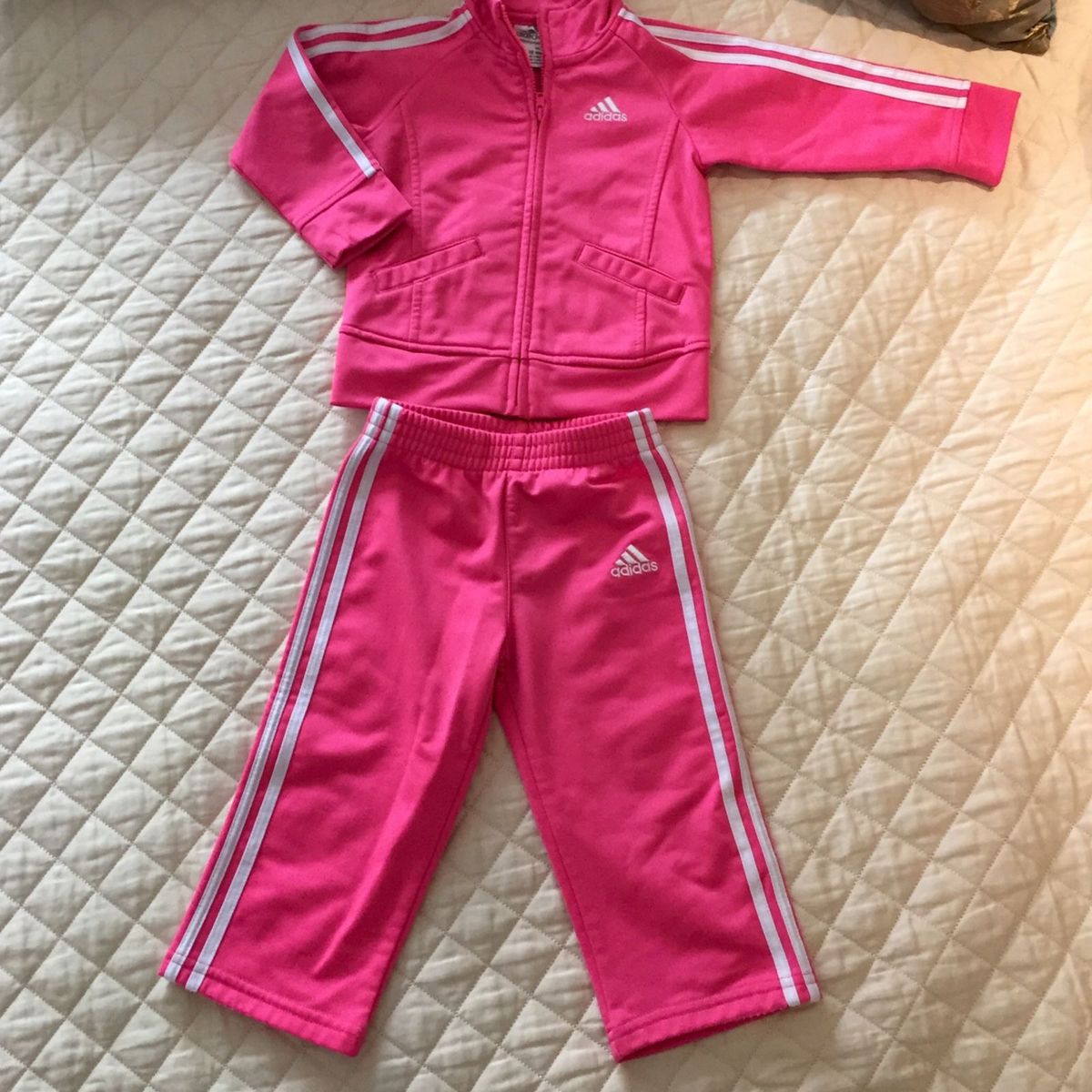 conjunto adidas calça e blusa