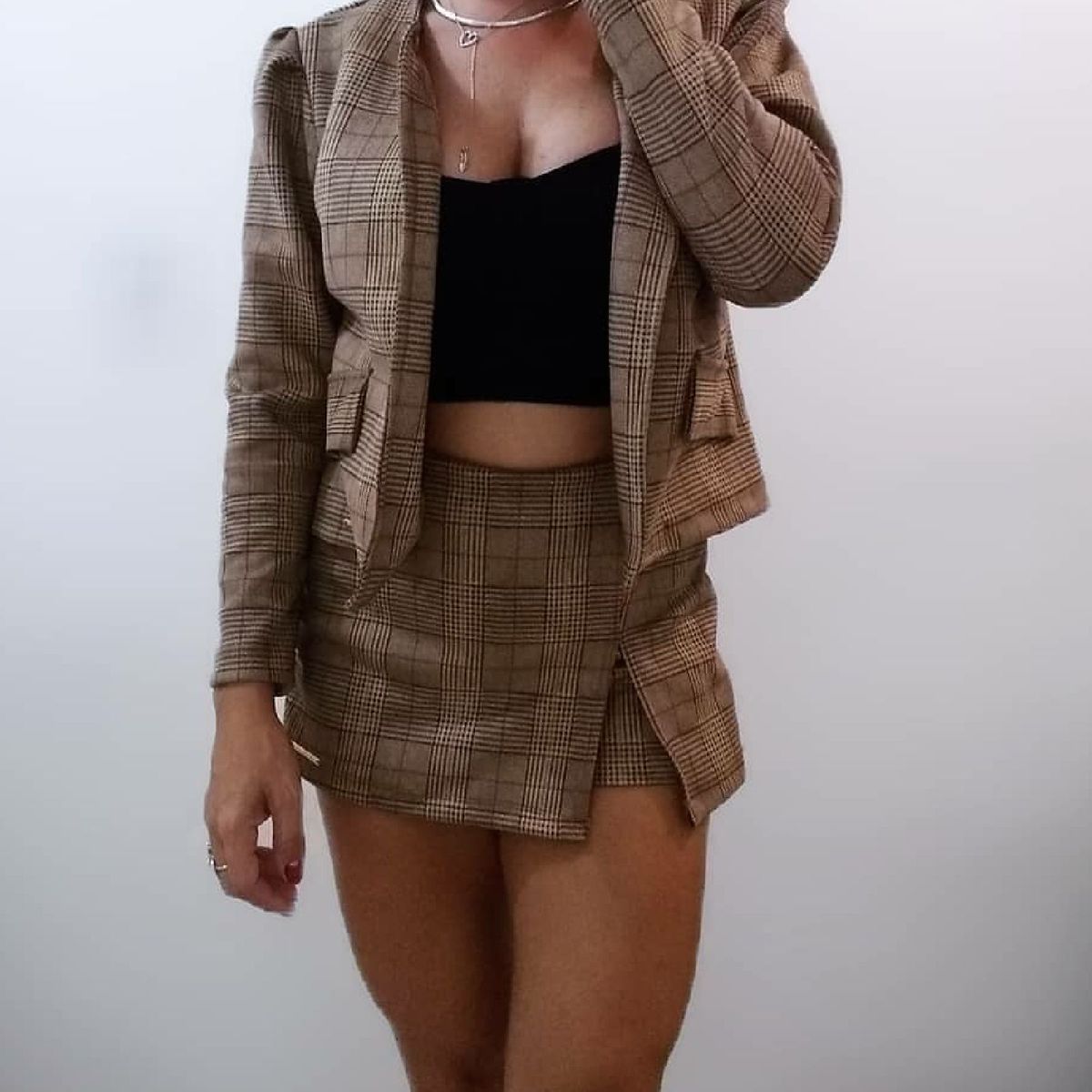 conjunto blazer e saia xadrez