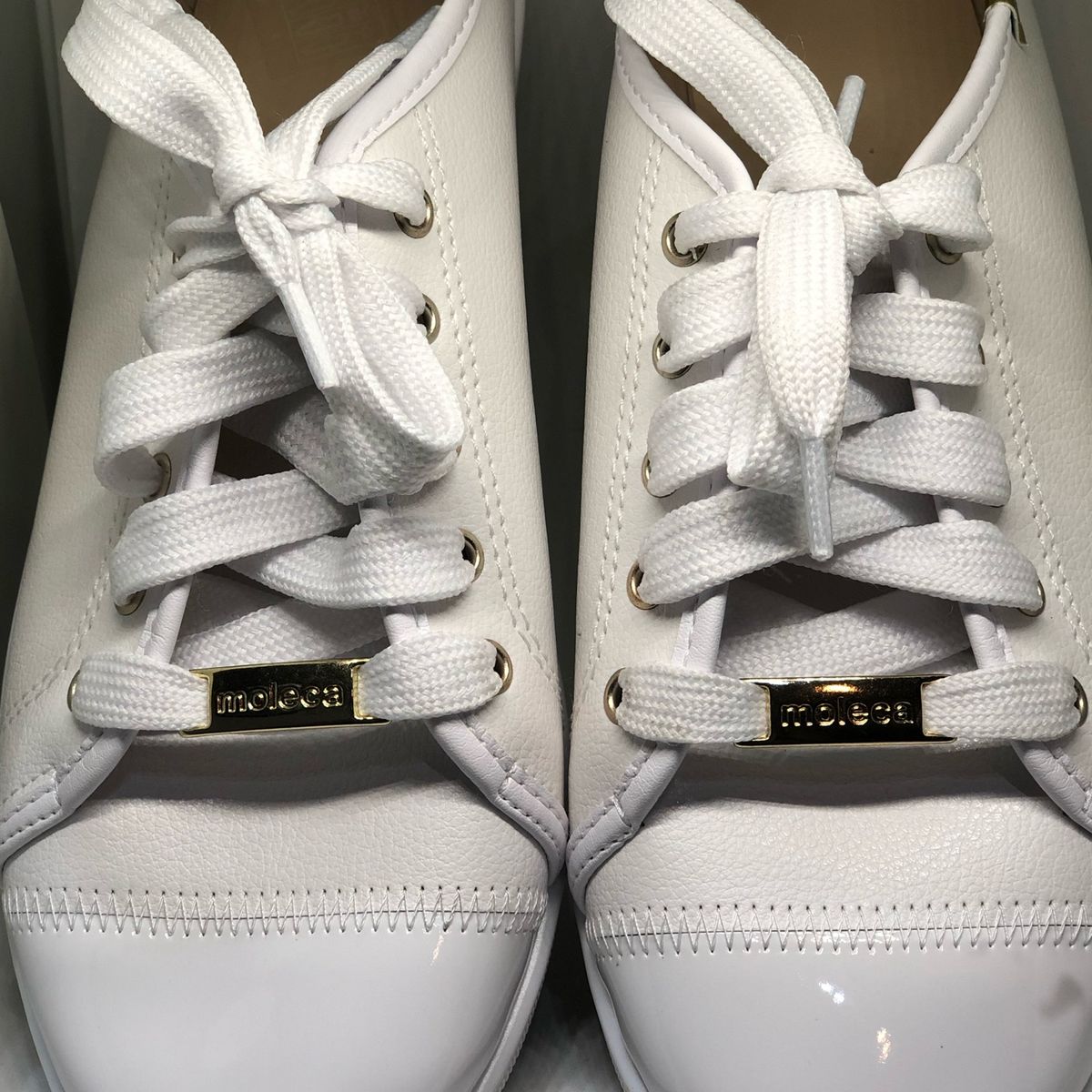 Latest white sneakers 2018 hot sale