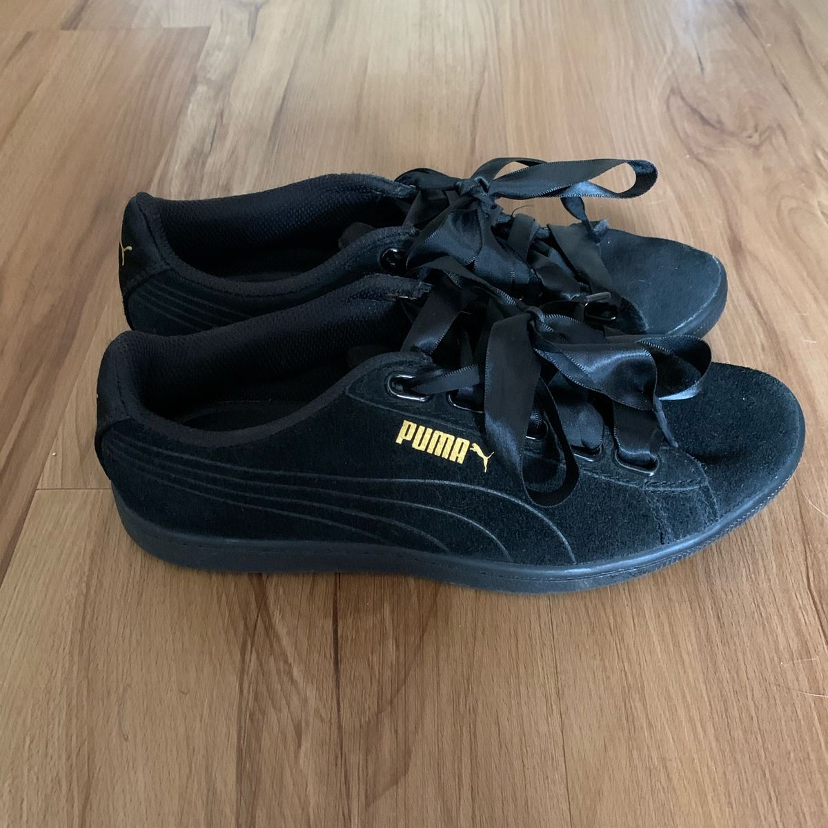 Puma store veludo preto