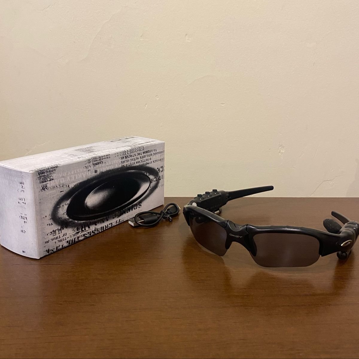 Óculos de Sol Trump Oakley - Comprar em Use Drope