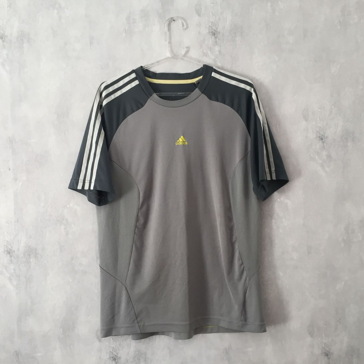 camiseta adidas masculina basica