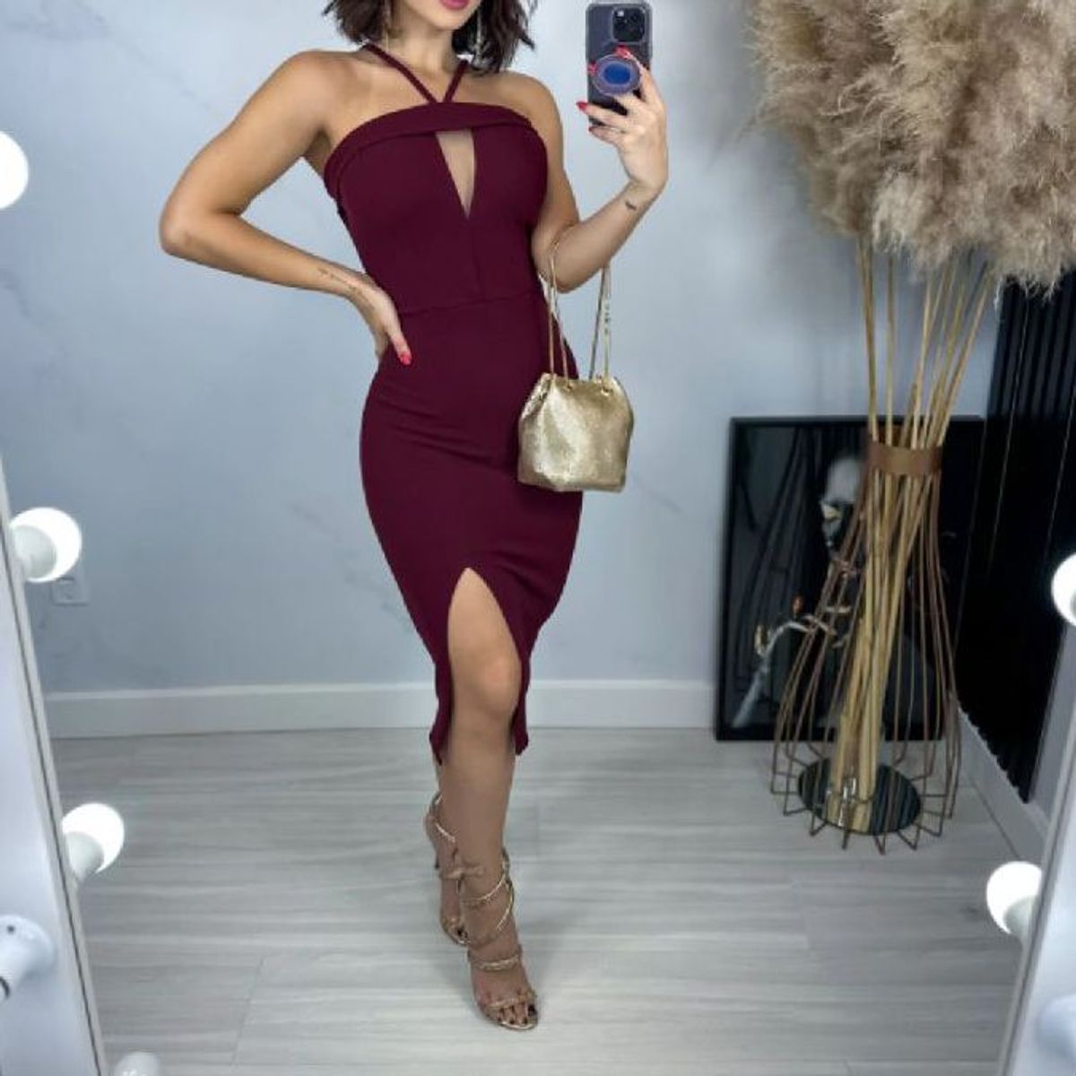 Vestido store justo marsala