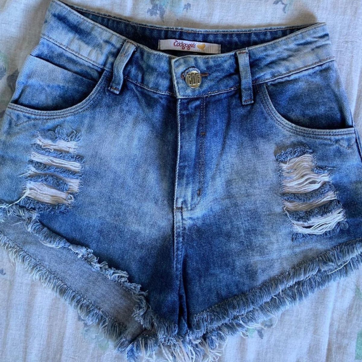 calça jeans e coturno feminino