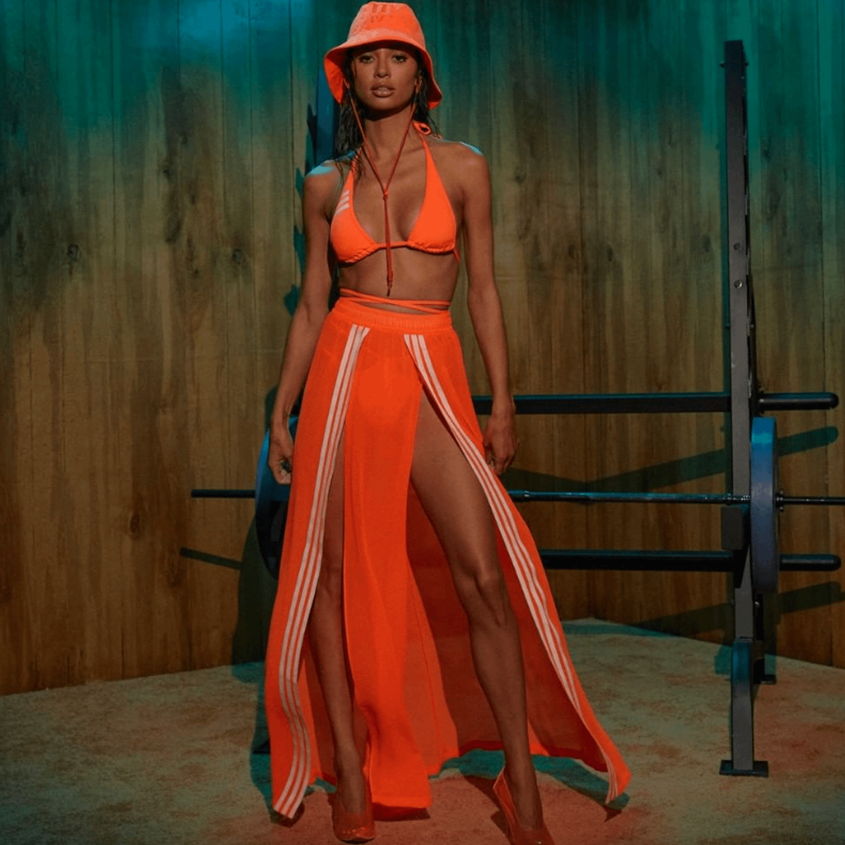 Última Unidade - Saia Saída de Praia Swin Cover-Up Skirt Orange Ivy Park X  Adidas - Nova - Original, Saia Feminina Adidas X Ivy Park Nunca Usado  83009121