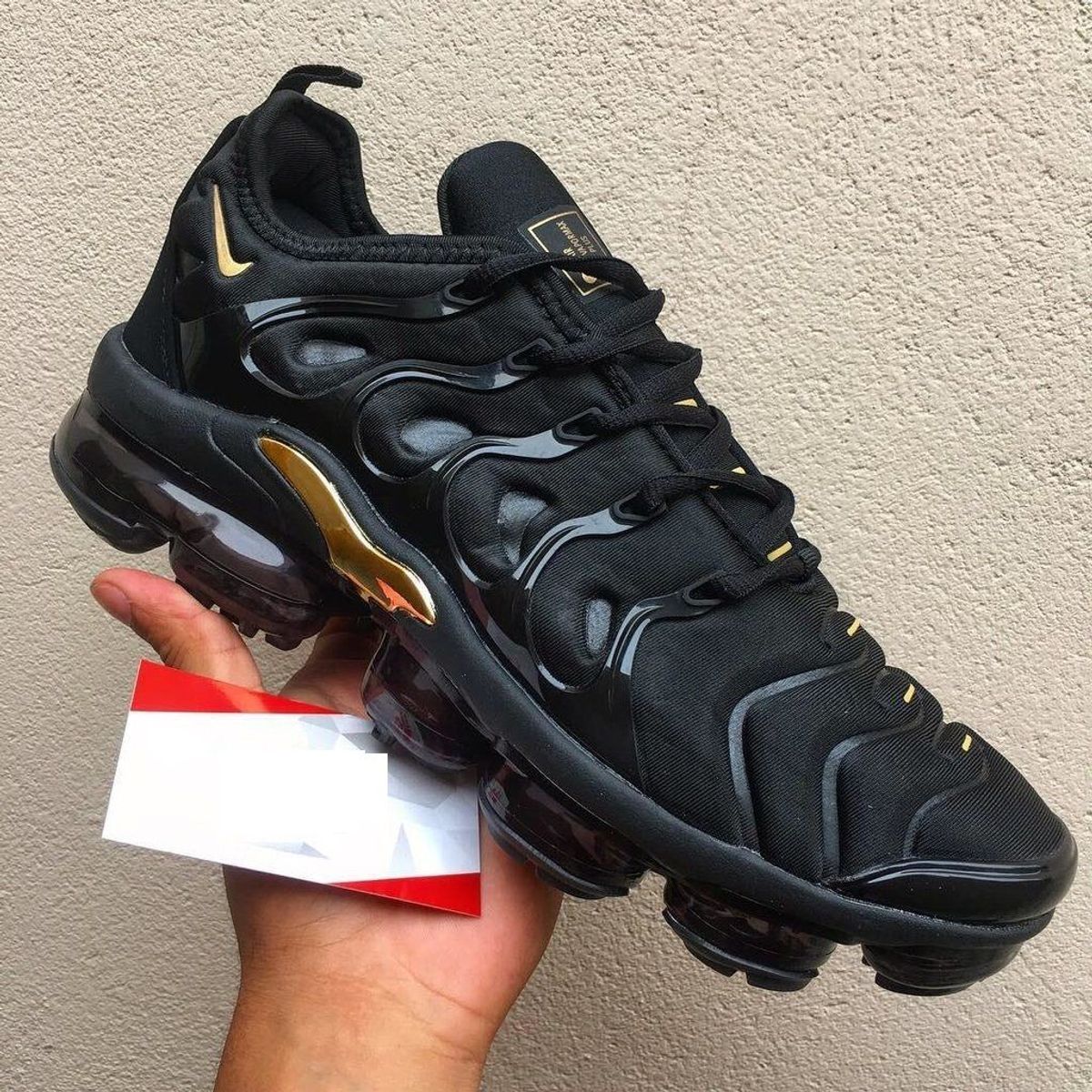 Tenis nike vapormax store preto com dourado