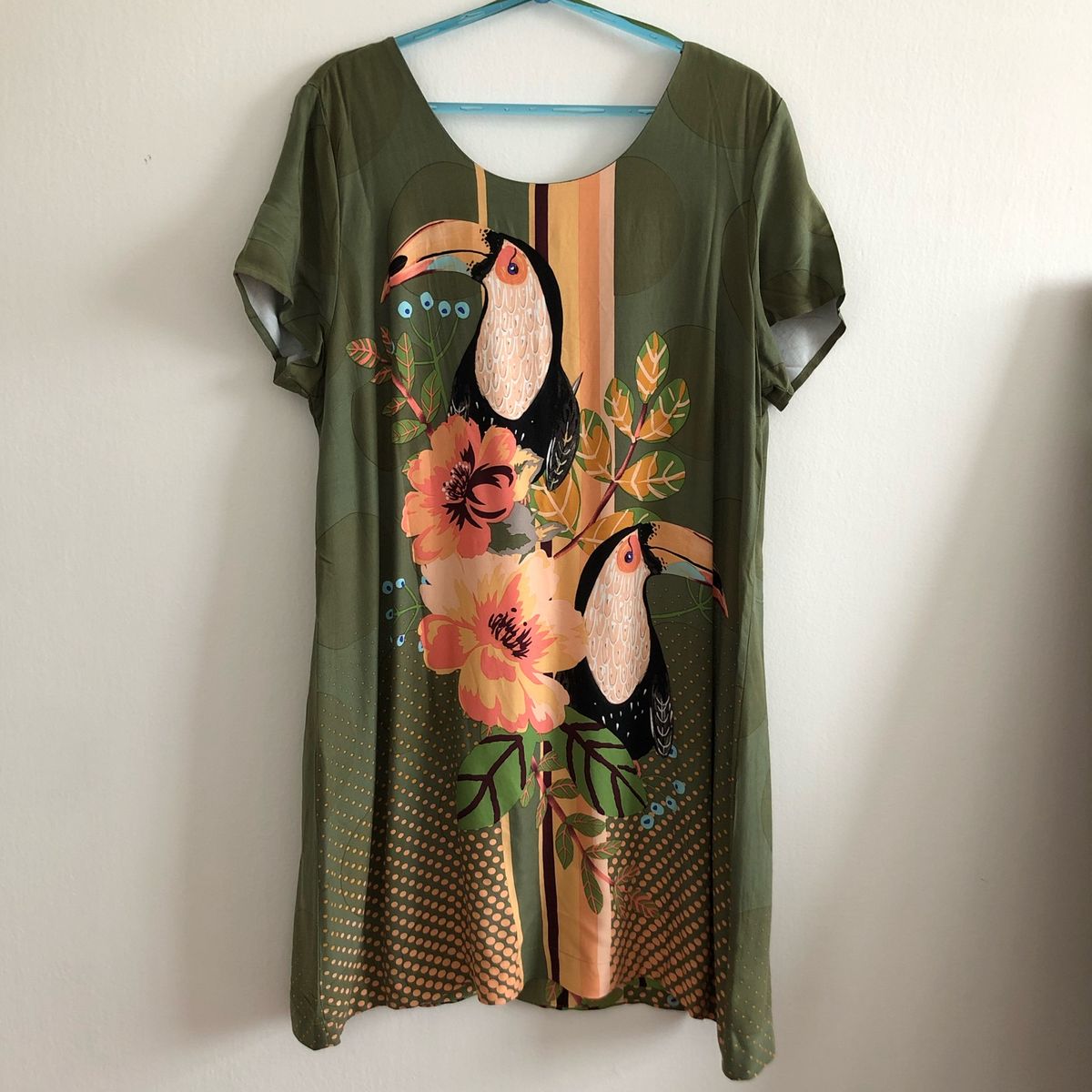 jaqueta jeans comprida com vestido