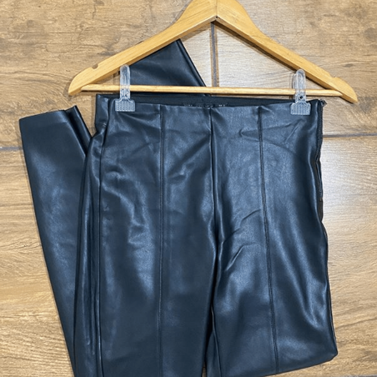 calça couro fake zara
