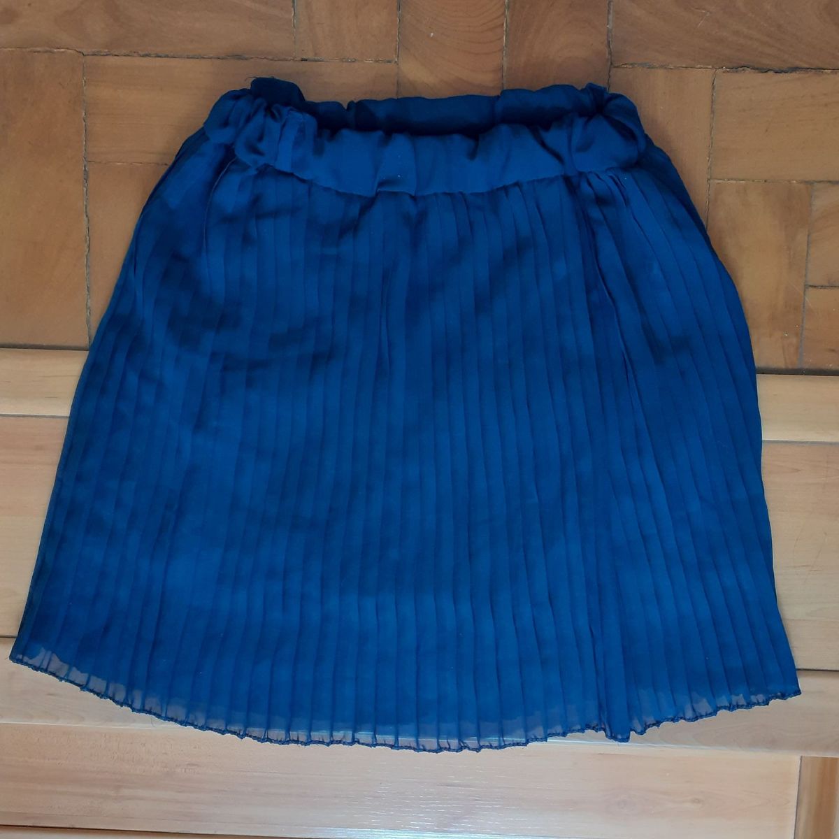saia de prega azul