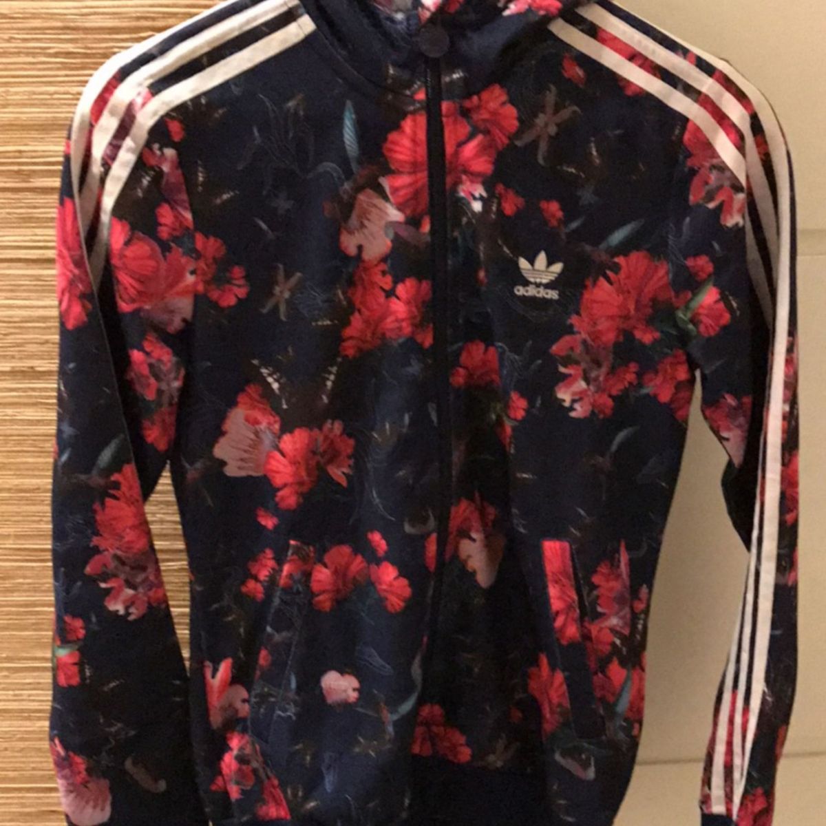 casaco adidas estampado