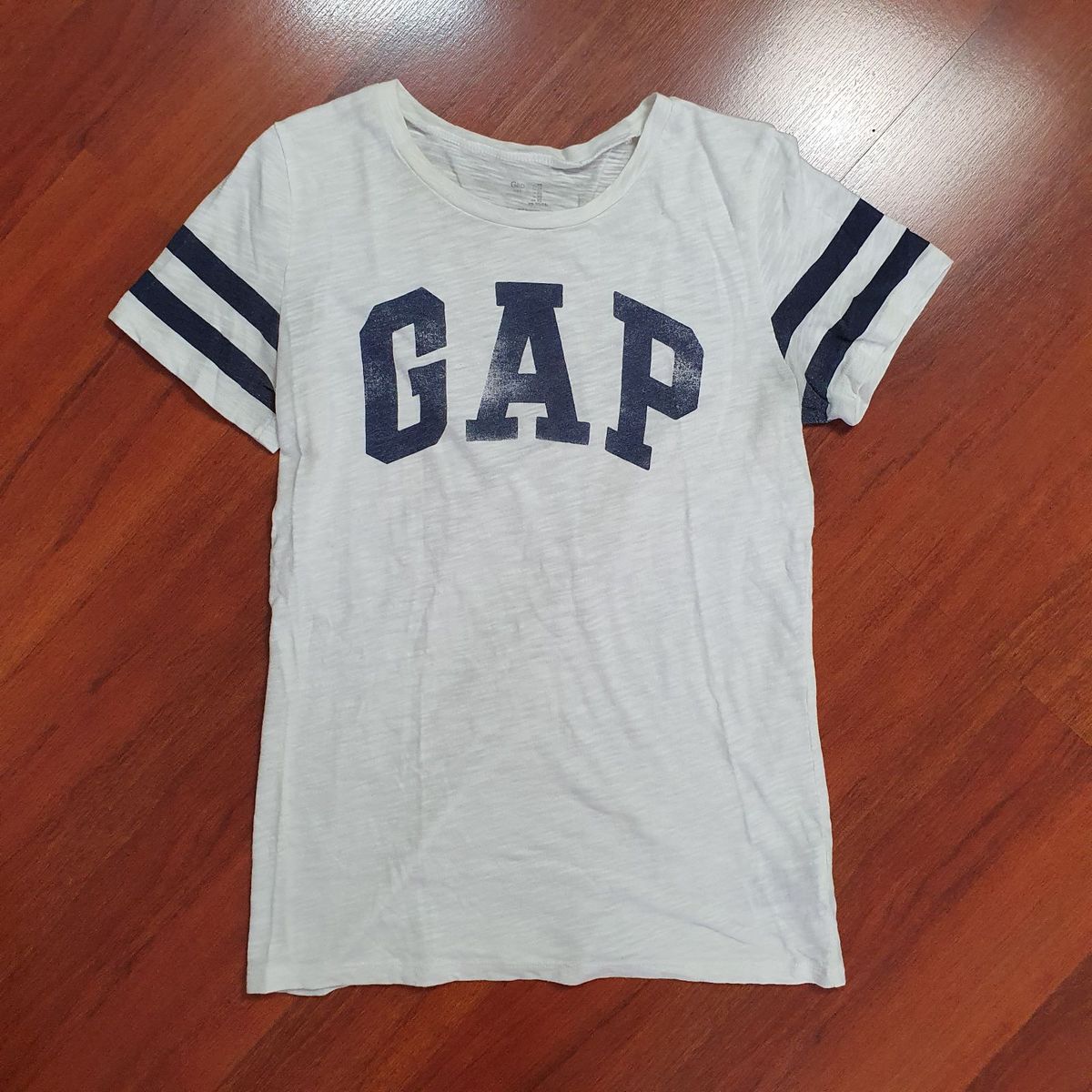 camiseta da gap feminina