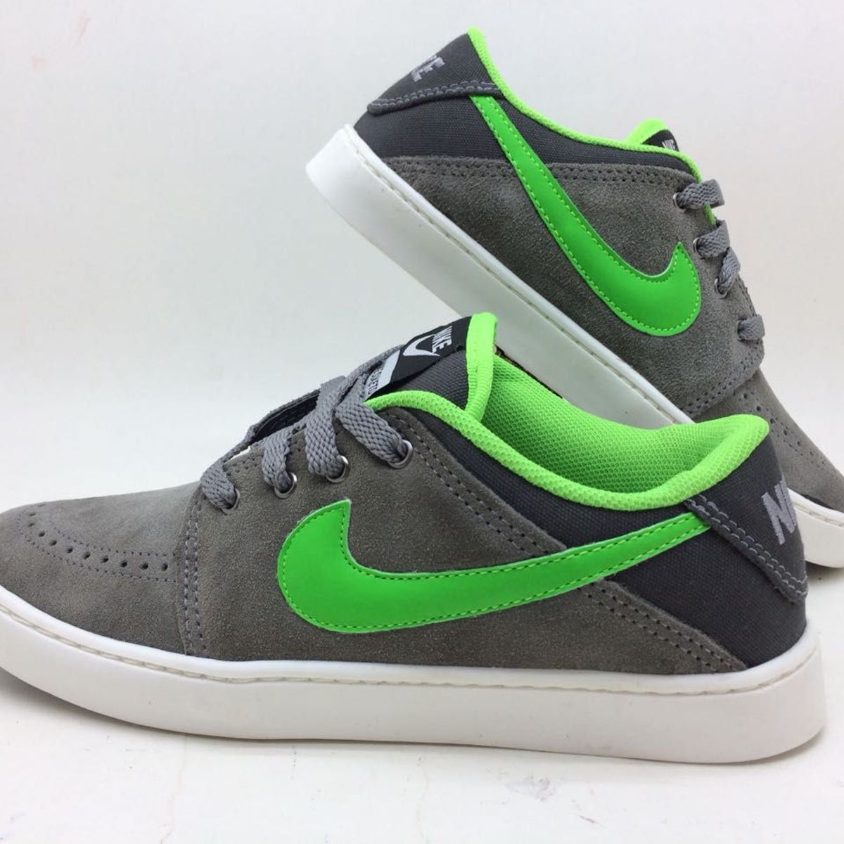 nike suketo cinza