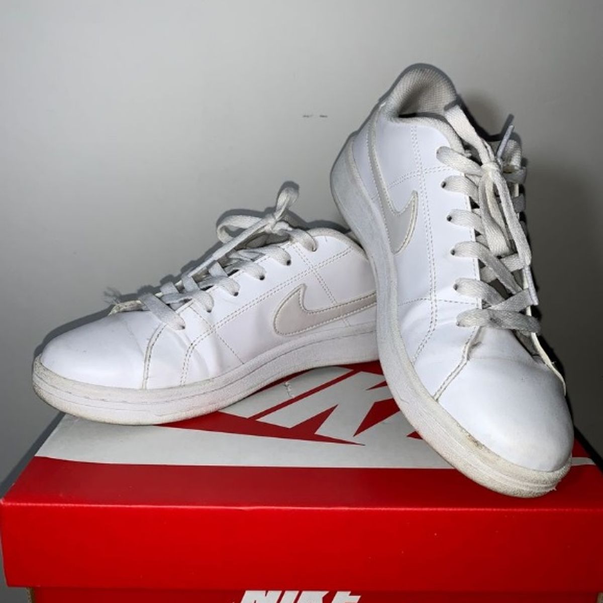 Nike court royale branco best sale e vermelho