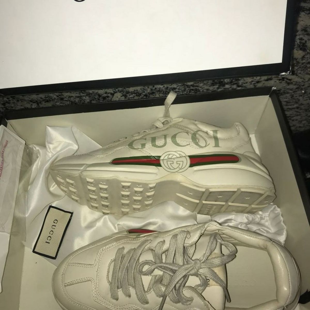 tenis gucci masculino rhyton