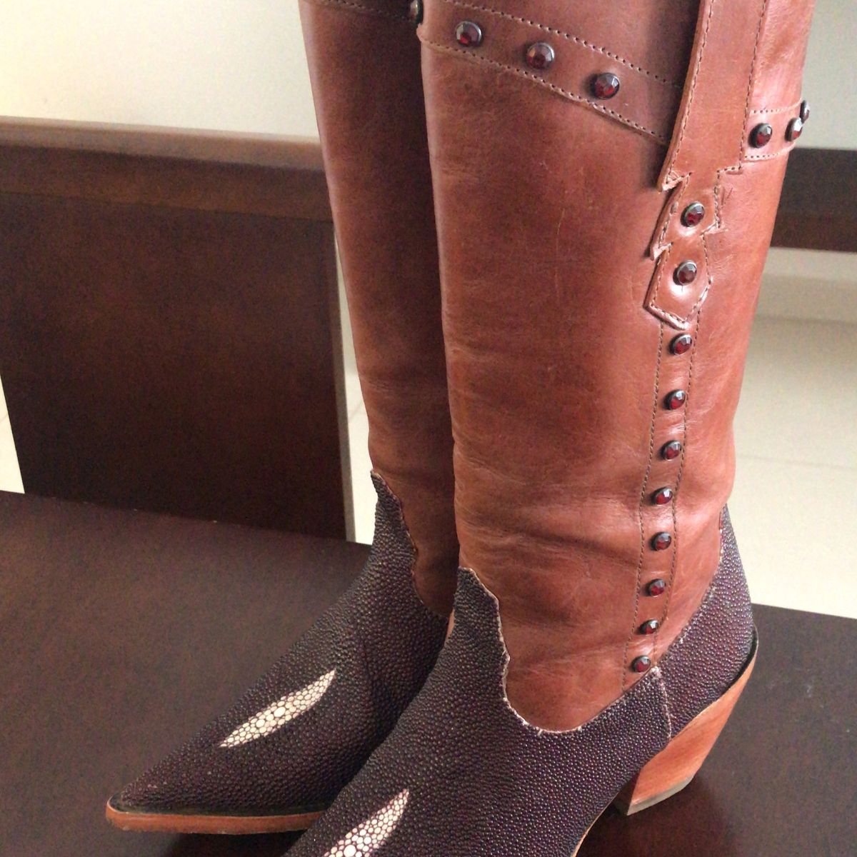 bota goyazes couro de arraia feminina