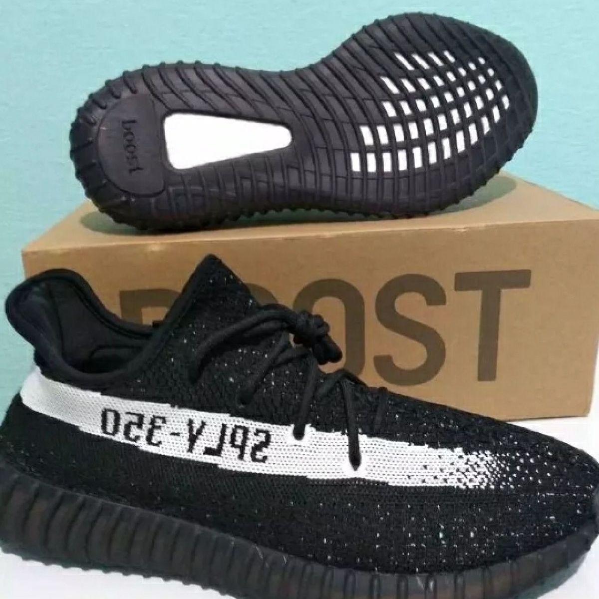 yeezy boost branco e preto