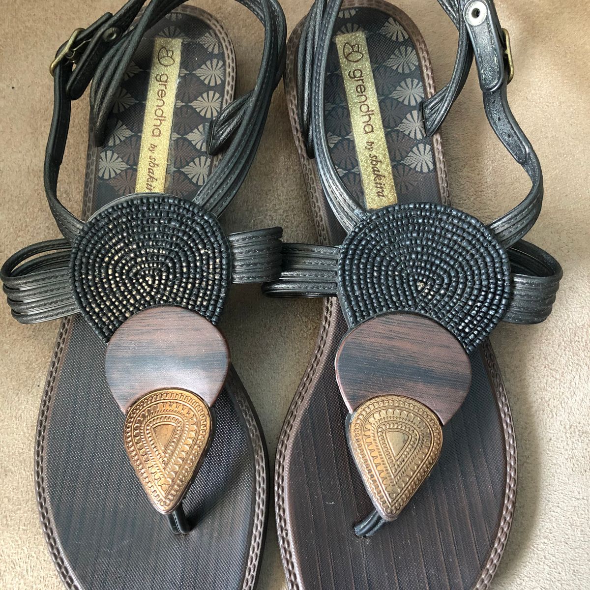 sandalia grendha shakira