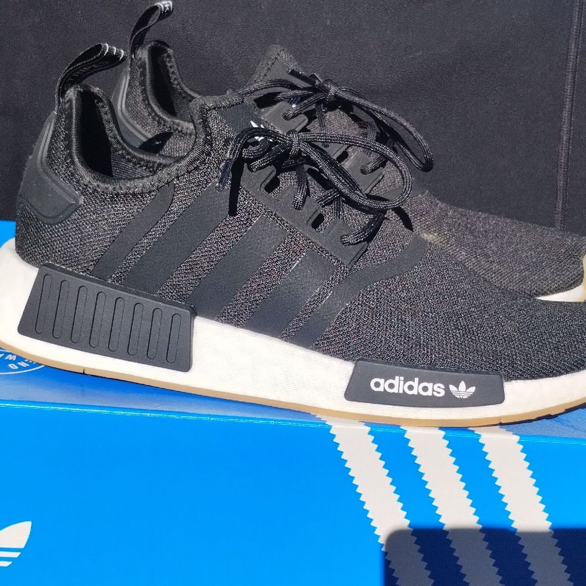 adidas gazelle silver green womens Tênis Adidas NMD R1 Branco/Preto – NewSkull main image 0