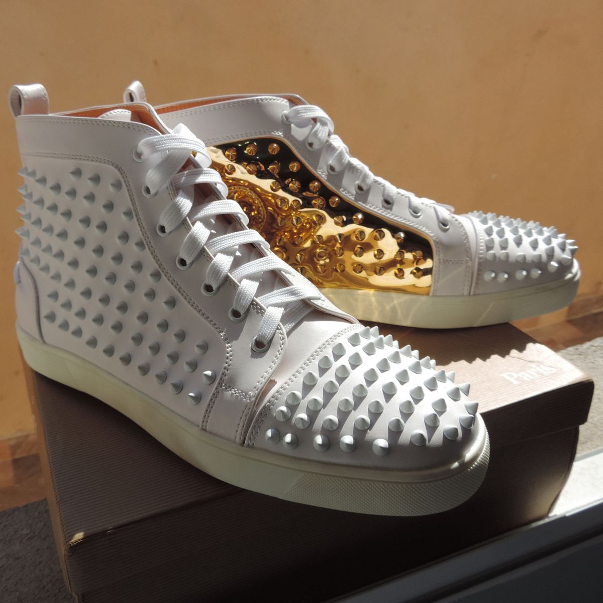 louboutin masculino spike