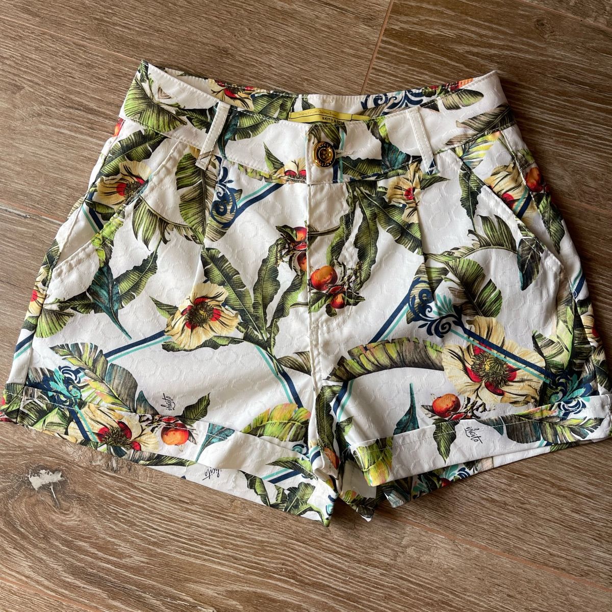 Shorts de Couro Ilícito, Shorts Feminino Ilícito Usado 94977323