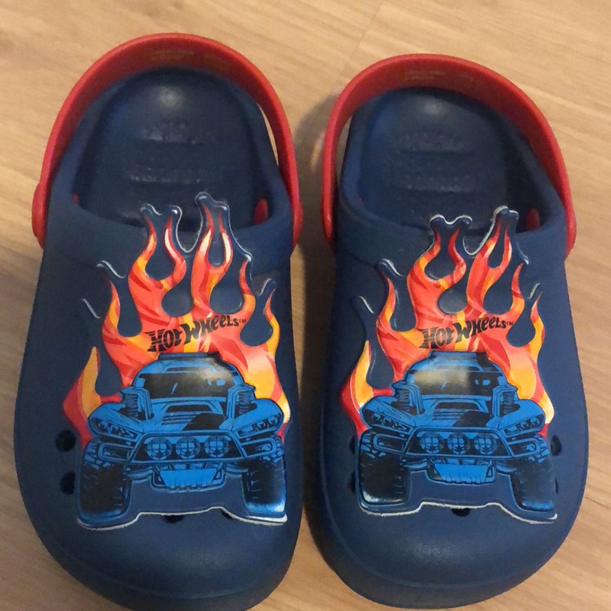 sandalia hot wheels 2018
