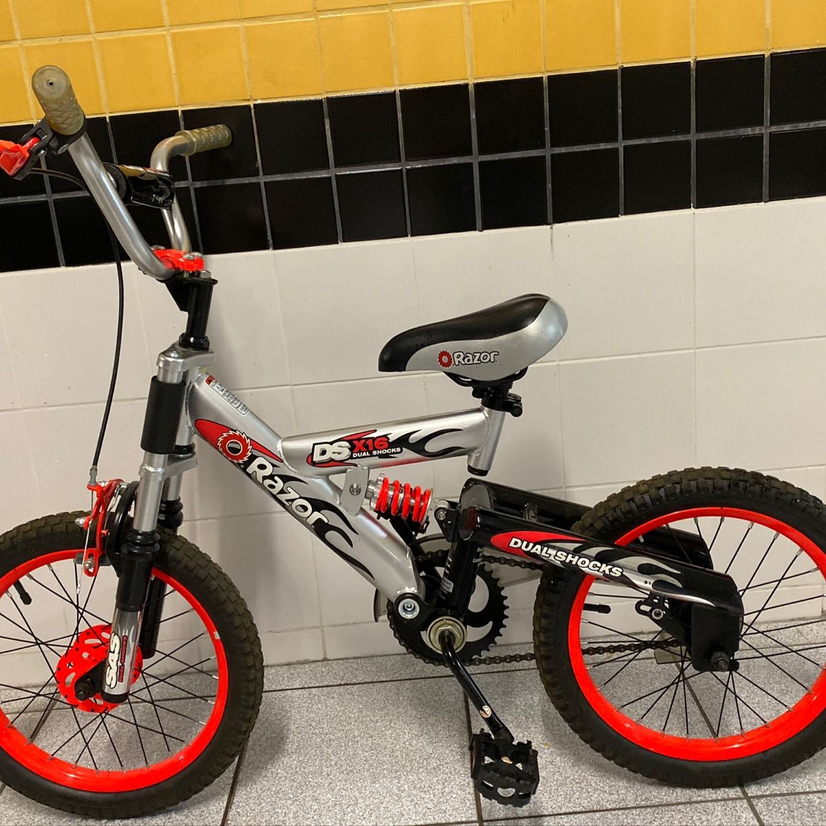 Bicicleta Infantil Aro 16 Razor Importado Comprada Nos Eua- Usada Poucas  Vezes Perfeito Estado !! | Item Infantil Razor Usado 40302122 | enjoei