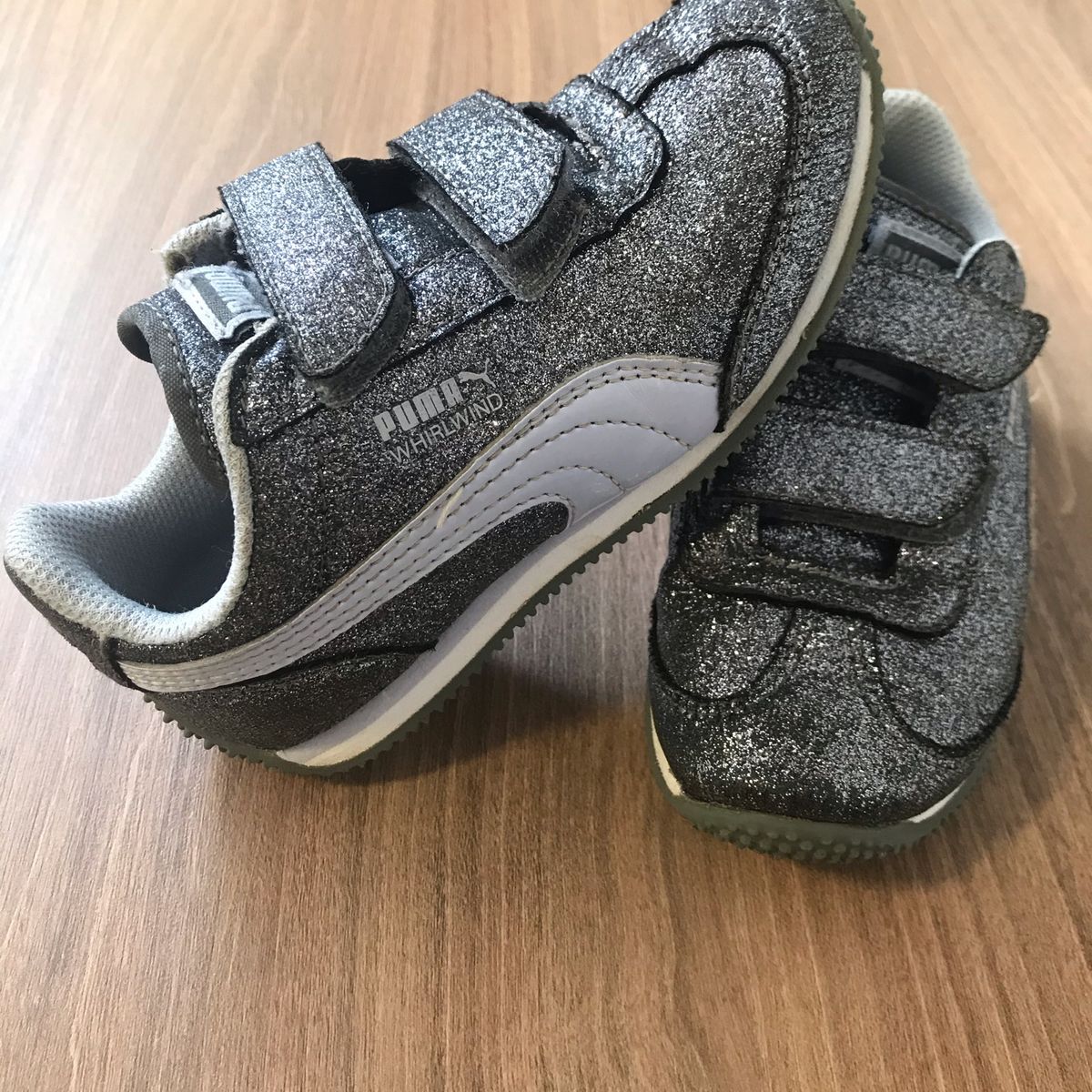 tenis puma brilhante