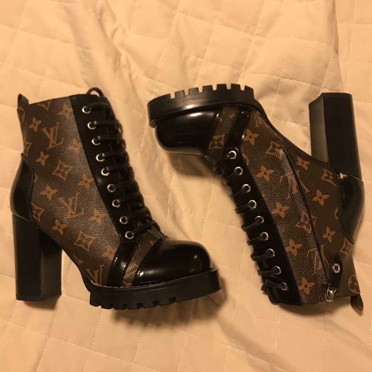 bota louis vuitton feminina