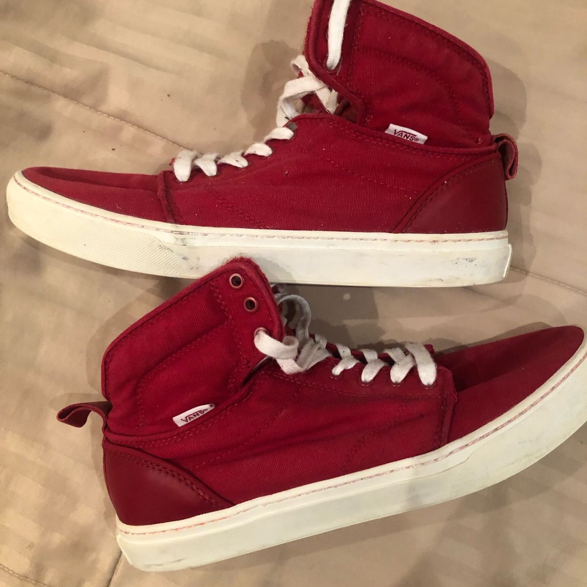 tenis vans feminino cano alto vermelho
