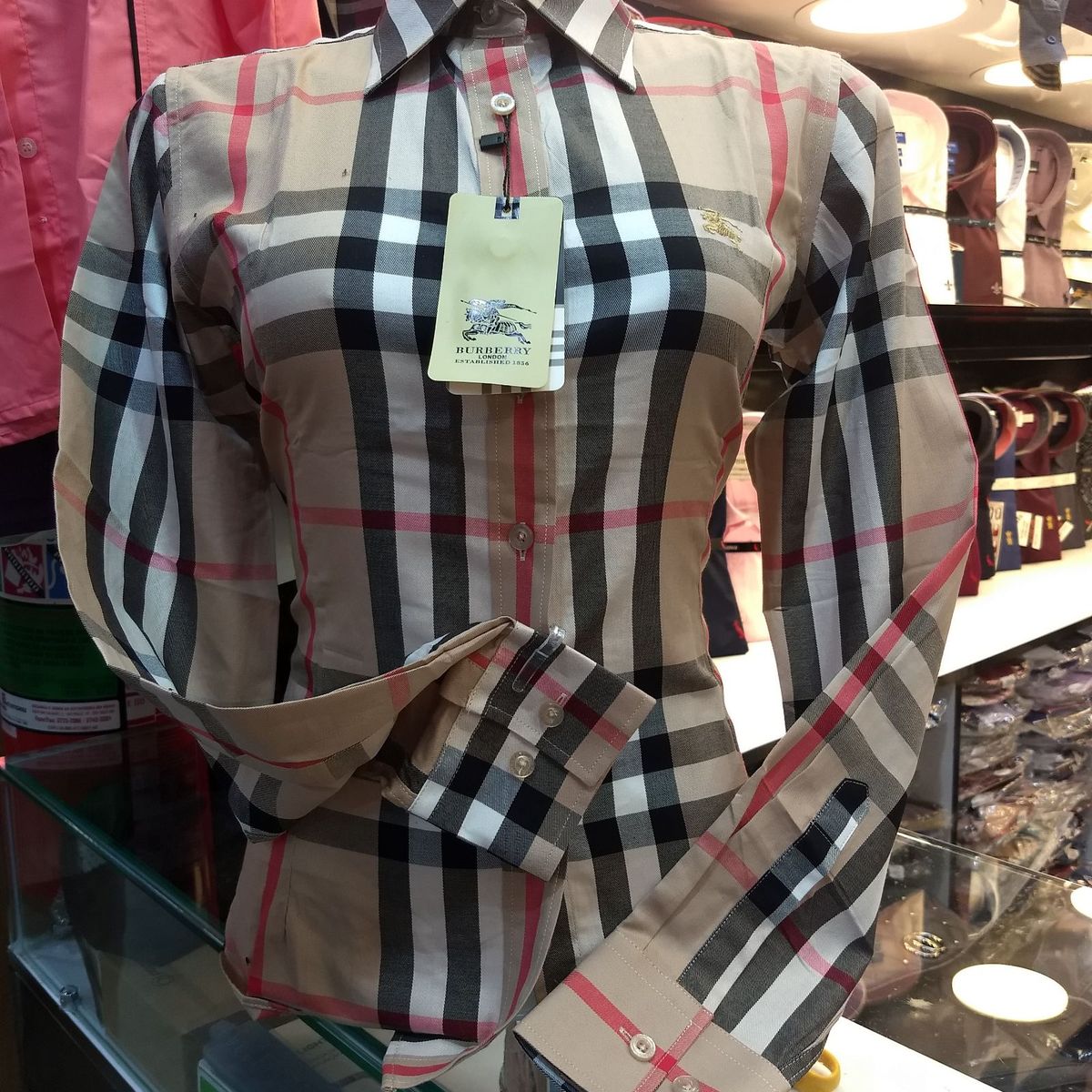 Camisa burberry feminina clearance promocao