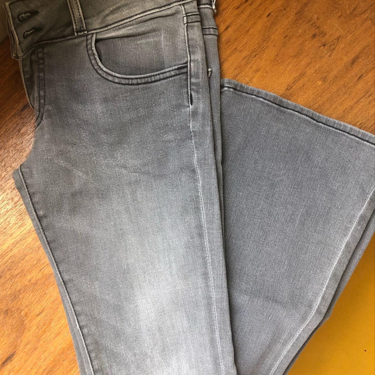 calça flare com vans