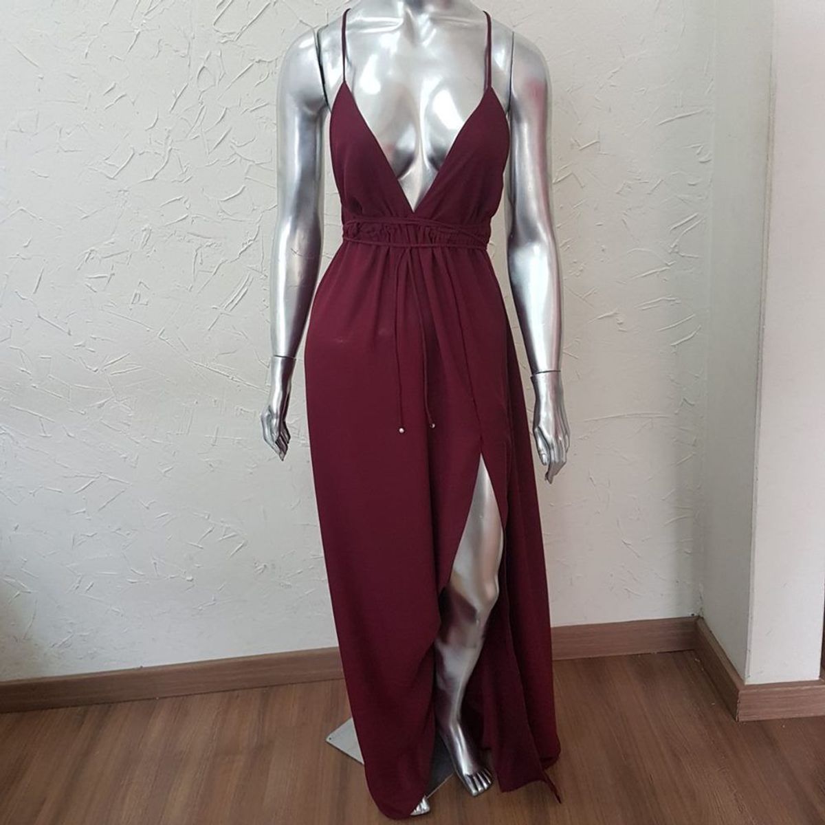 vestido longo marsala com fenda